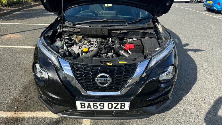Nissan Juke 1.0 DiG-T N-Connecta 5dr Petrol Hatchback